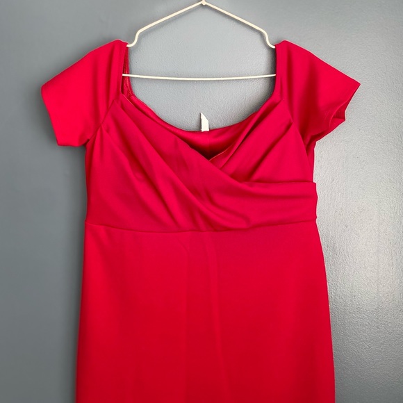 Red Solid Off Shoulder Maternity Fitted Dress - Picture 5 of 10